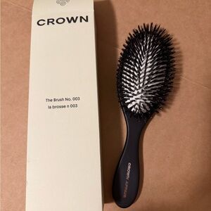 Crown Affair Hair Brush